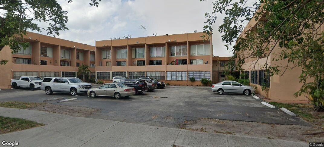 1305 W 46TH ST UNIT 221