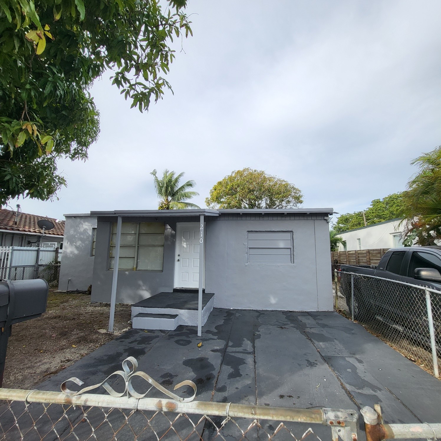210 Southwest 30th Avenue